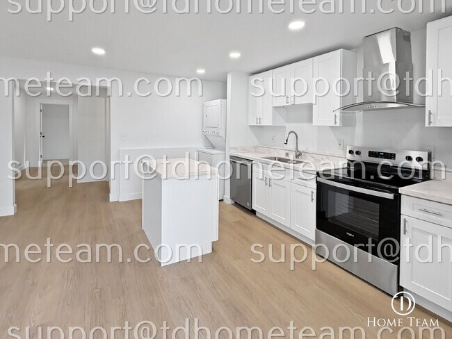 Foto del edificio - "Charming Tacoma Retreat: Cozy 2-Bed Oasis with 1 Private Car Garage!"