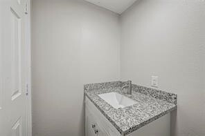 Foto del edificio - 10694 Pine St