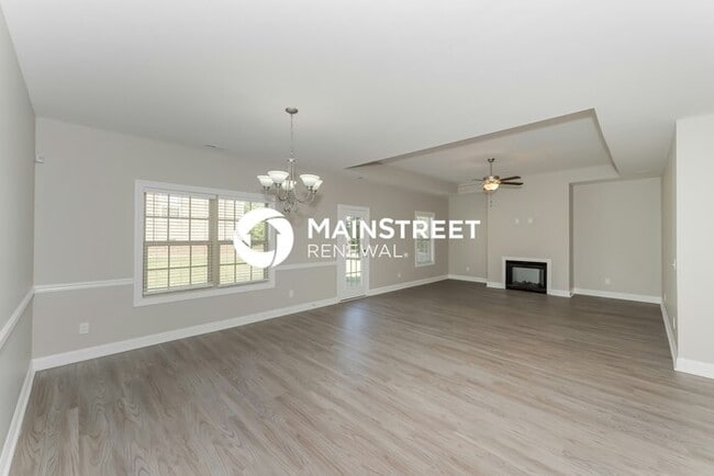 Building Photo - 4 Bedroom Pet-Friendly Home in Spring Hill, TN with Main Street Renewal