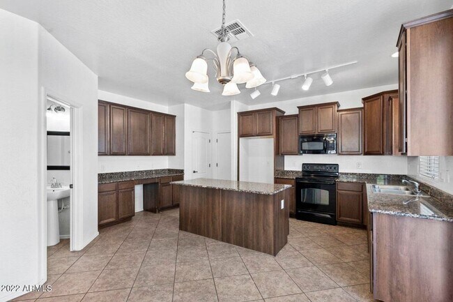 Foto del edificio - MOVE IN SPECIAL