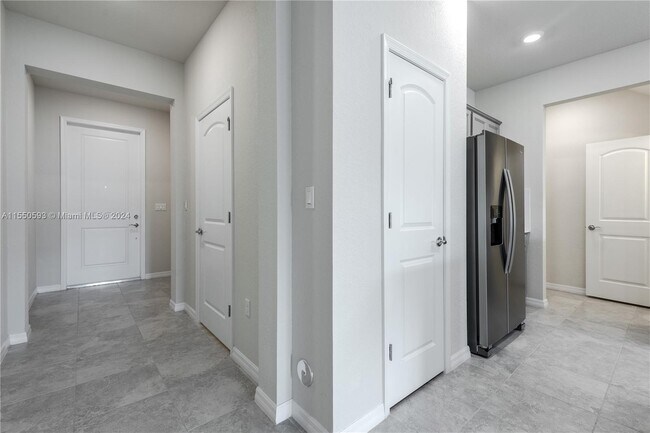 Building Photo - 2126 Appleton Cir N