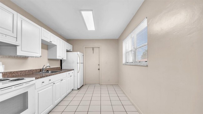 Foto del edificio - 6116 SW 39th St