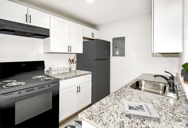 Foto del edificio - 6008 Amberwood Rd