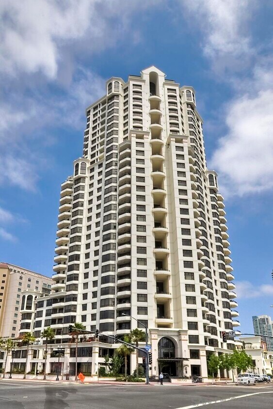 Primary Photo - 700 W Harbor Dr