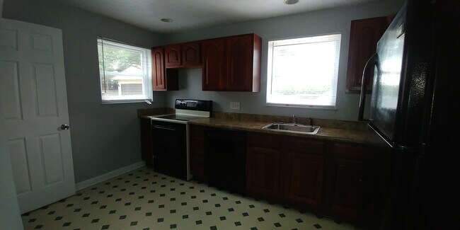 Foto del edificio - Nicely Finished 3 Bedroom 1 Bath in Colerain