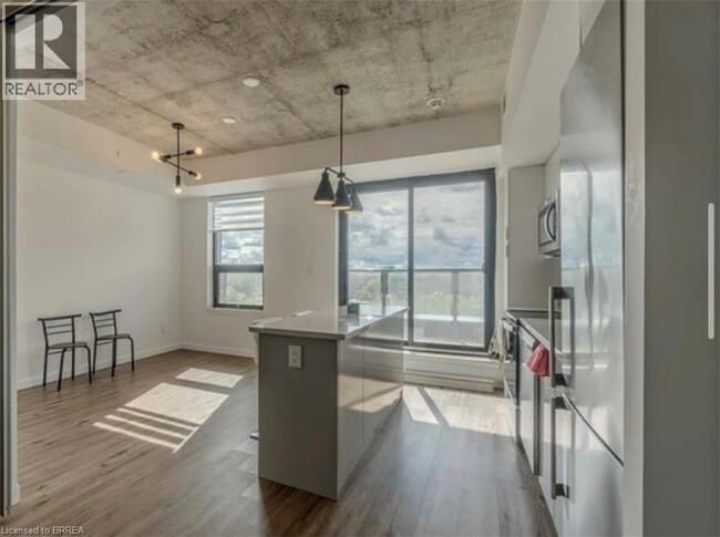 Building Photo - 7 Erie Ave