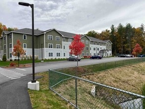 Building Photo - 10 E Ridge Dr