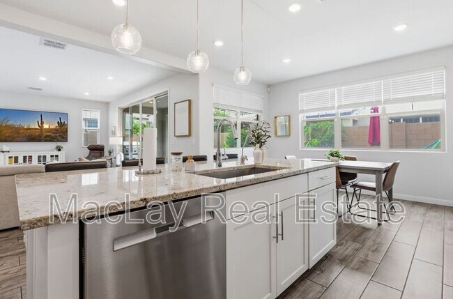 Foto del edificio - 1166 E Weatherby Way