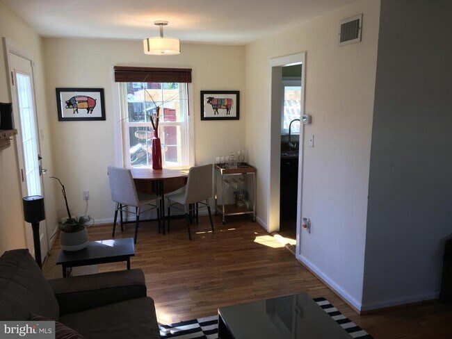 Foto del edificio - 2247 Arlington Terrace