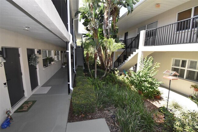 Foto del edificio - 220 6th Ave N