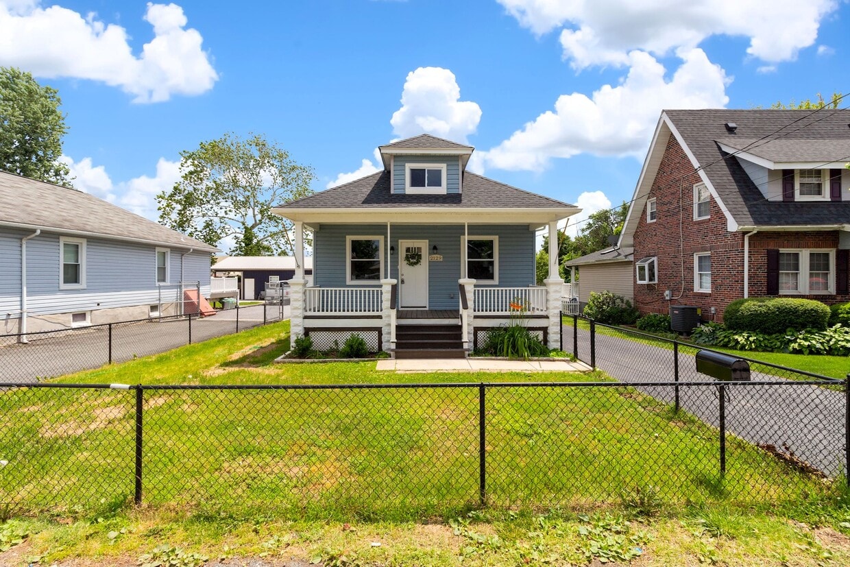 Primary Photo - 2129 Oakland Rd