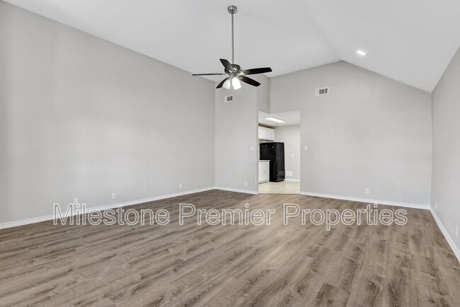 Foto del edificio - 914 W Houston St