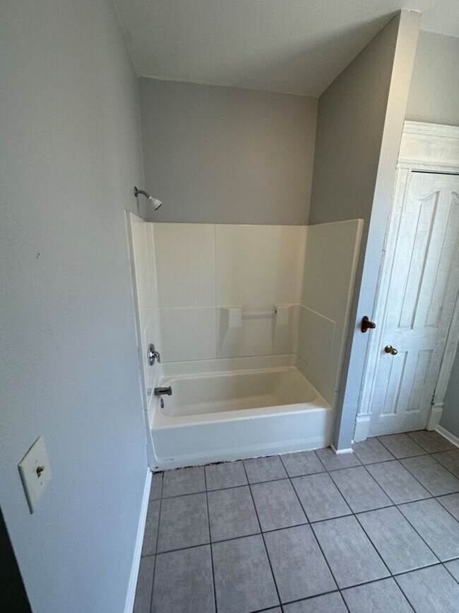 Foto del edificio - 2215-2217 W Mineral St. (Duplex)