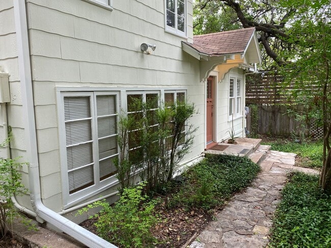 Foto del edificio - Classic South Austin