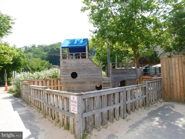 Building Photo - 508 Rowland Dr