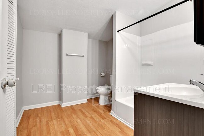 Building Photo - 728 Zane St