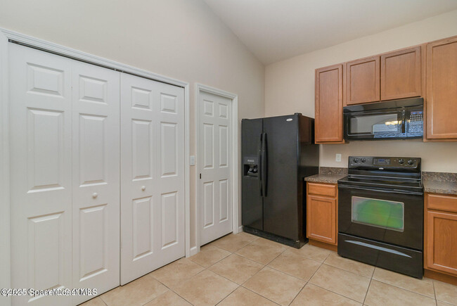 Foto del edificio - 3117 Arden Cir