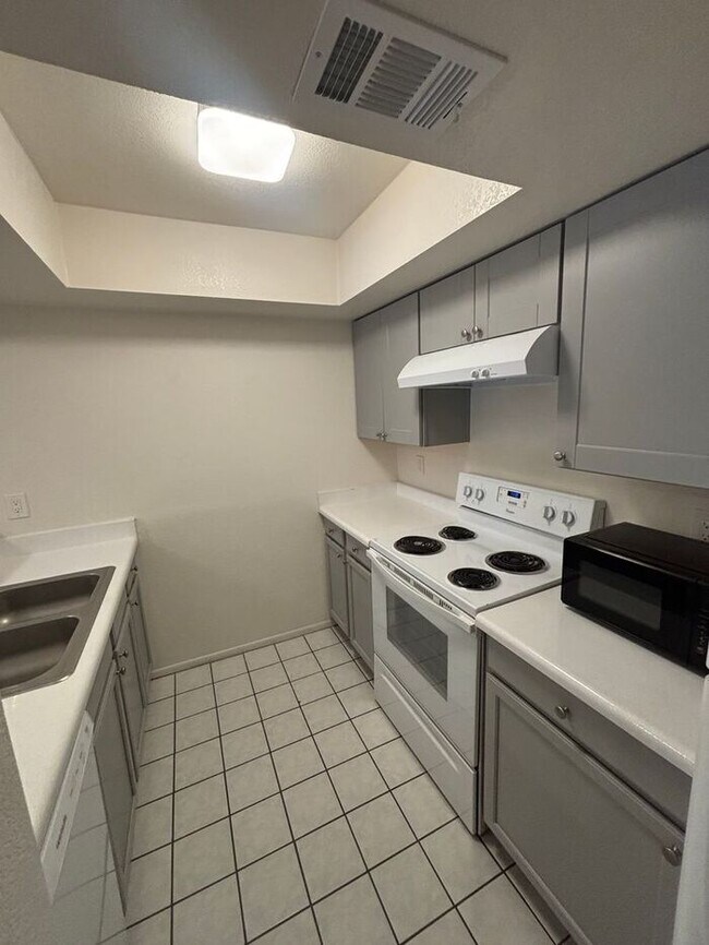 Building Photo - Welcome Home to El Diablo Apartments – 1 B...