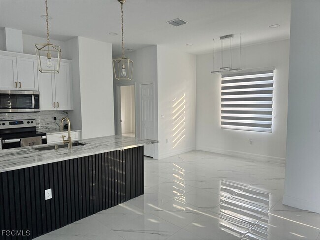 Foto del edificio - 1907 W 9th St