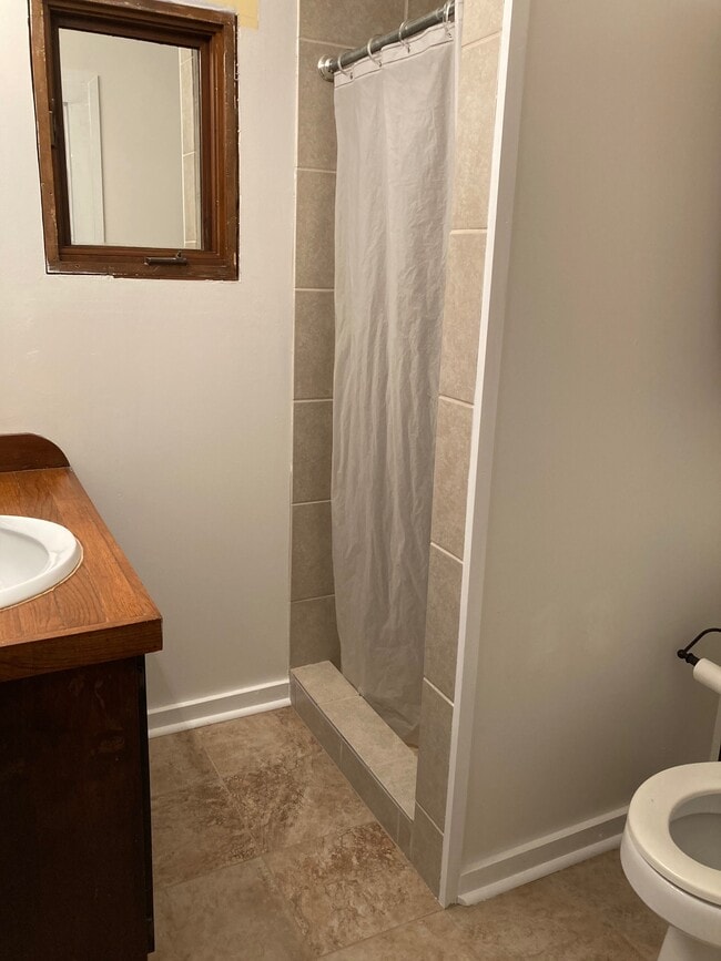 Bathroom 2 - 912 McKinley Ave