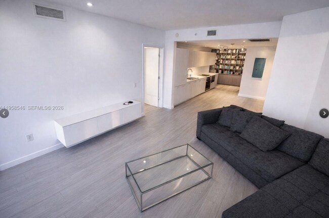Foto del edificio - 501 NE 31st St