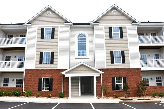 2 Bedroom Condo in Cornerstone. Available Now - 2 Bedroom Condo in Cornerstone. Available Now