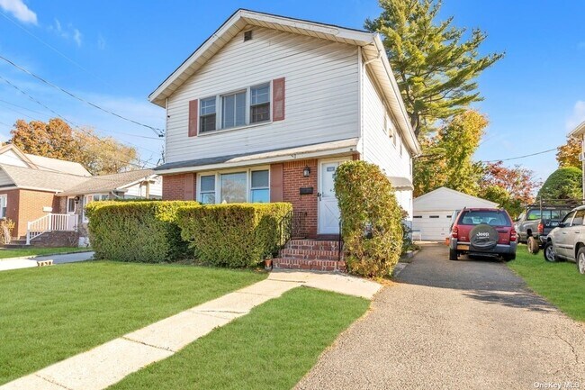 Building Photo - 438 Burkhard Ave