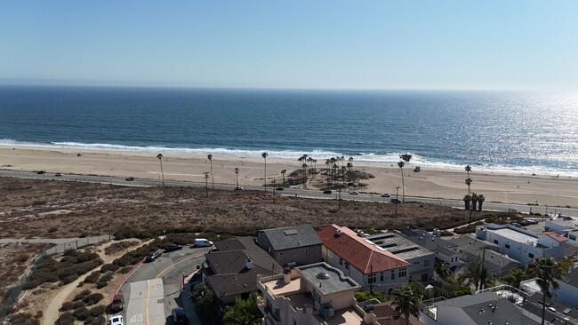 Building Photo - Pacific Ocean Views