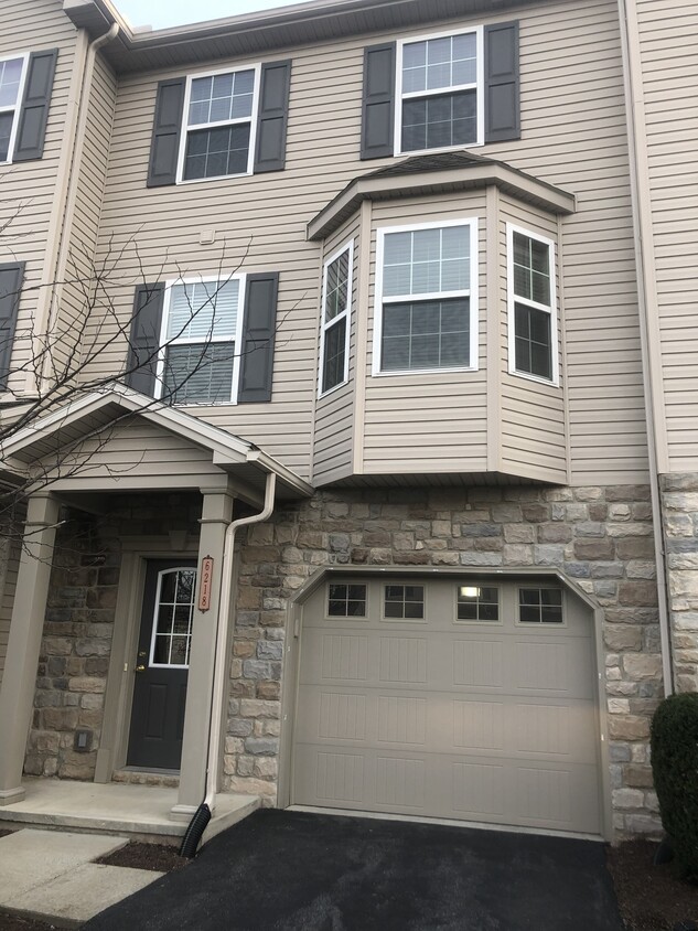 Primary Photo - 6218 Galleon Dr