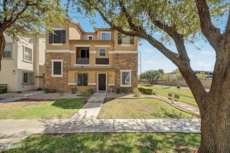 Building Photo - 418 N Mahogany Ct