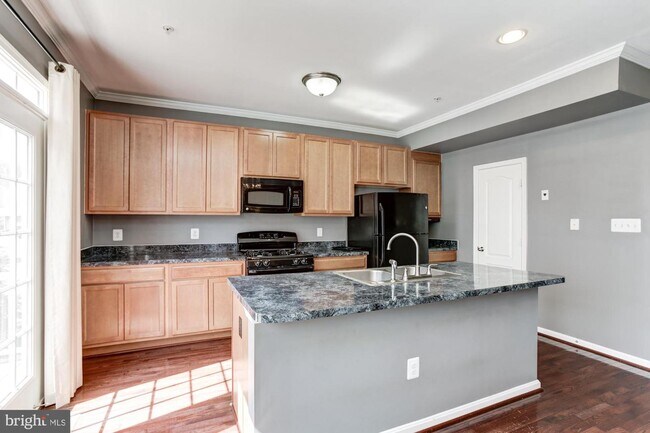 Building Photo - 7333 Archsine Ln