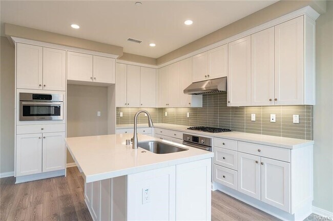 Building Photo - 109 Augustine