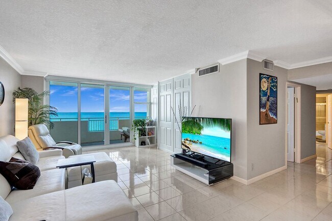 Foto del edificio - 3180 S Ocean Dr