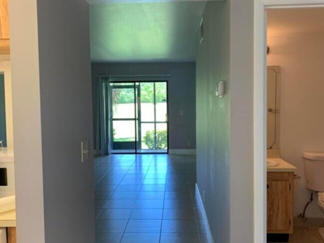 Foto del edificio - 7101 Golf Colony Ct