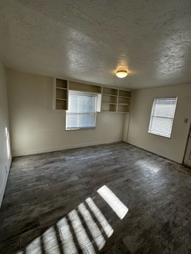 Building Photo - $1295.00 for this 2 bedroom 1 bath newly u...