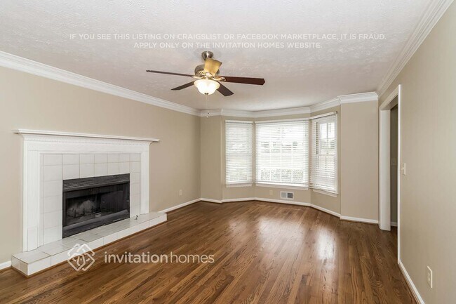 Foto del edificio - 4950 Gold Mine Dr