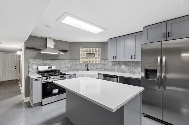 Foto del edificio - 8210 S Marshfield Ave