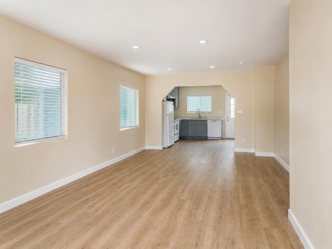 Building Photo - 2056 Alum Rock Ave