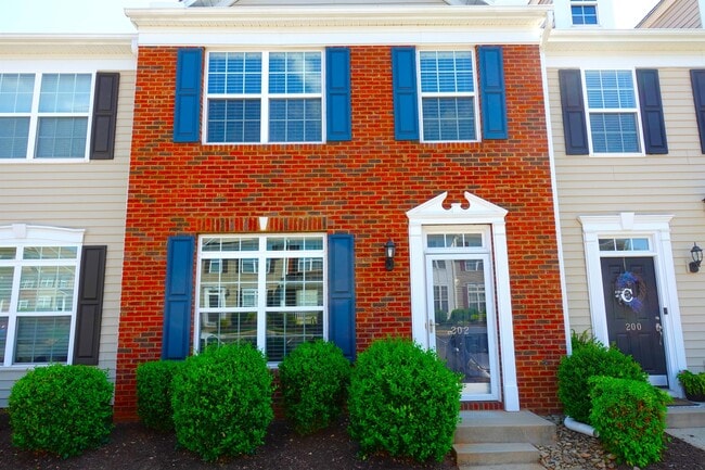 Building Photo - 202 Elise Dr
