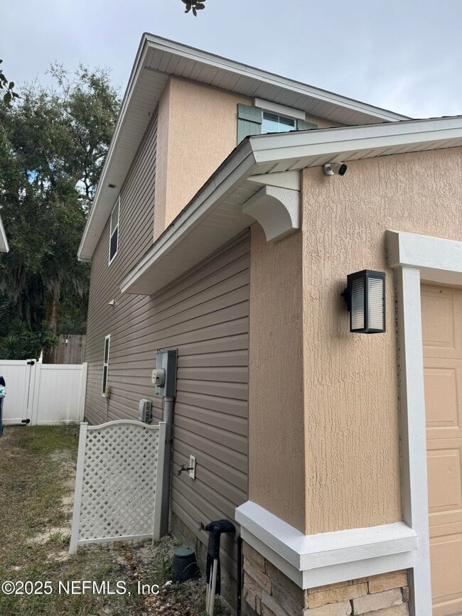 Foto del edificio - 348 Auburn Oaks Rd E