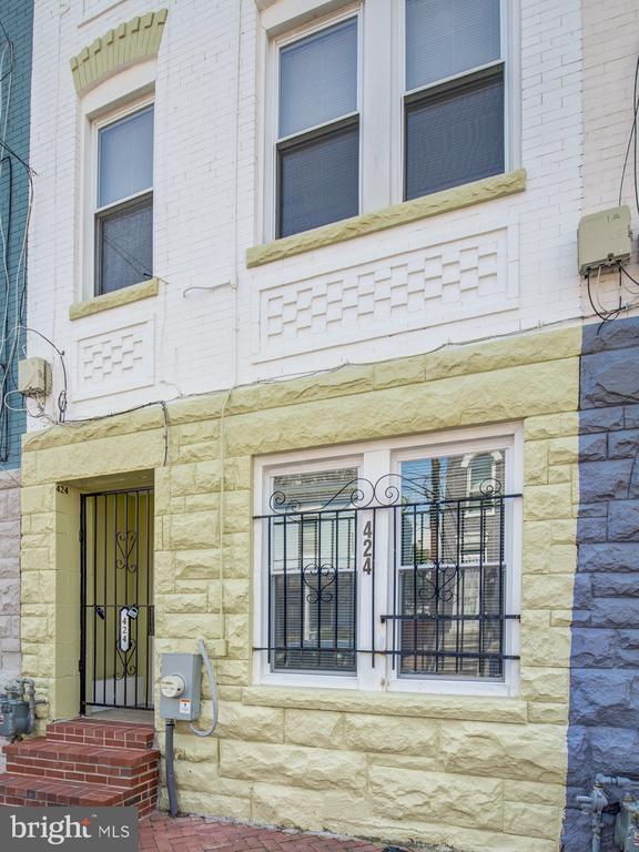 Building Photo - 424 Elm St NW