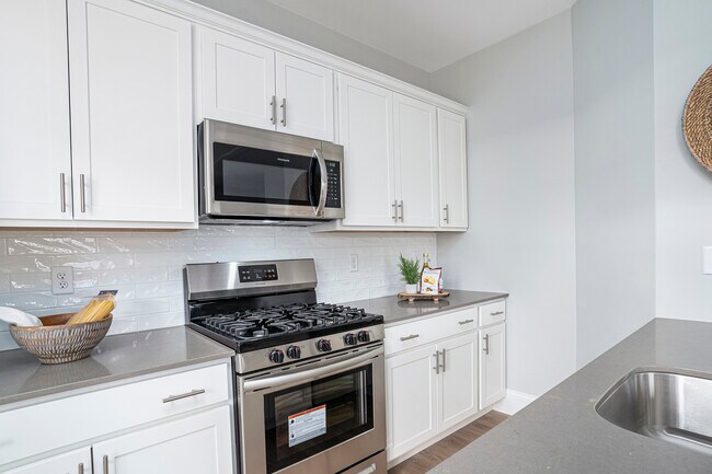 Foto del edificio - 50 Hopkins Ln