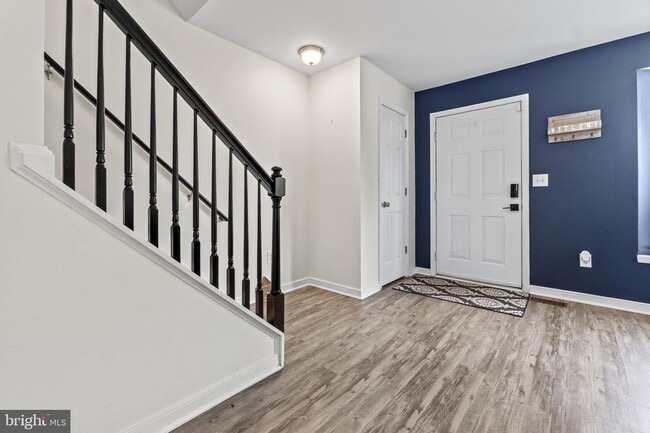 Building Photo - 310 Crescent Blvd