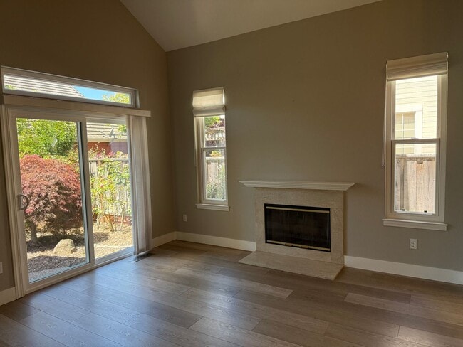 Building Photo - 413 Redrock Way