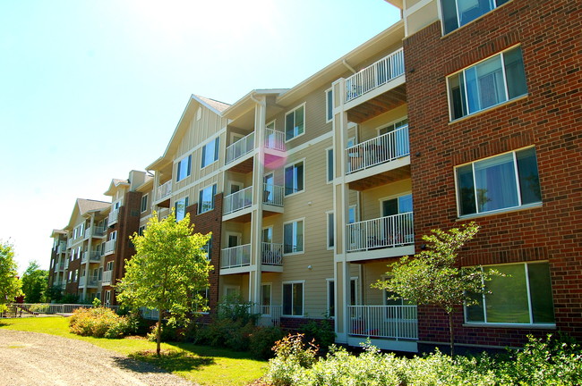 Building Photo - The Crossings at Valley View