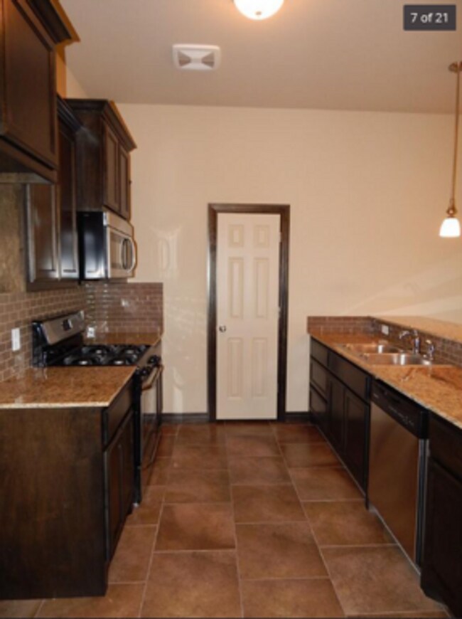 Foto del edificio - TAKE A LOOK AT YOUR NEW HOME!