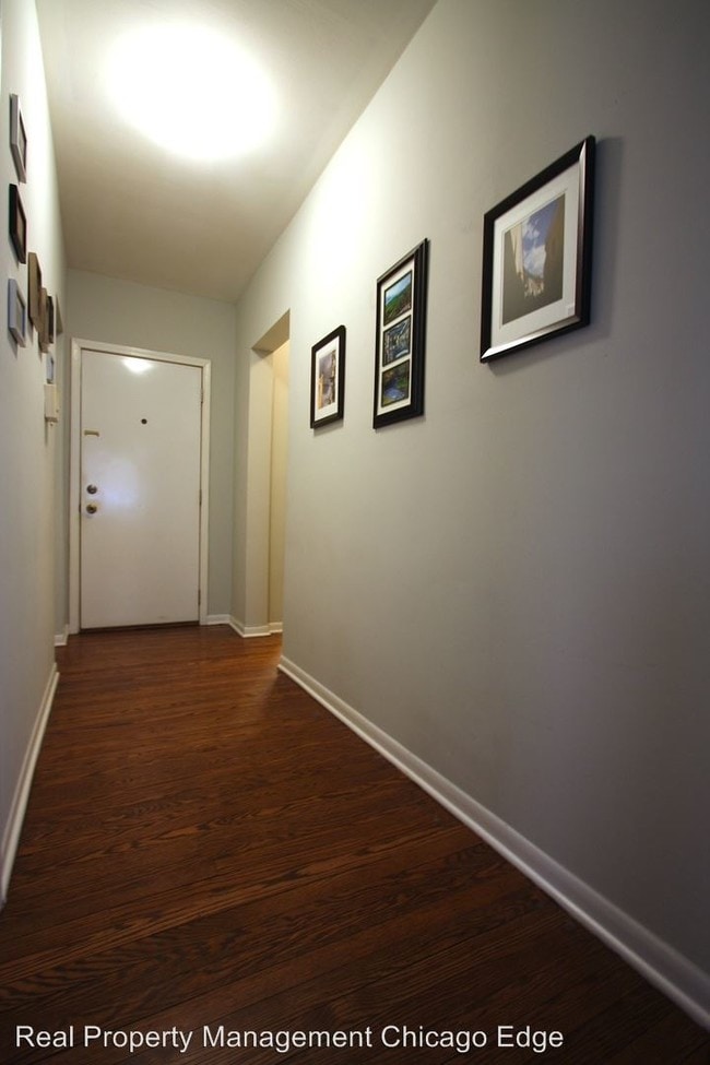 Building Photo - 4856 N Oakley Ave
