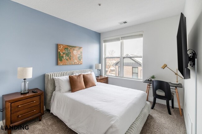 Building Photo - 210 W 5th Ave