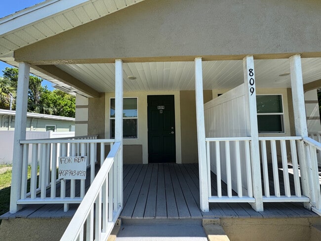 Building Photo - 809 Bentley St