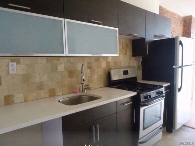 Building Photo - 629 Halsey St